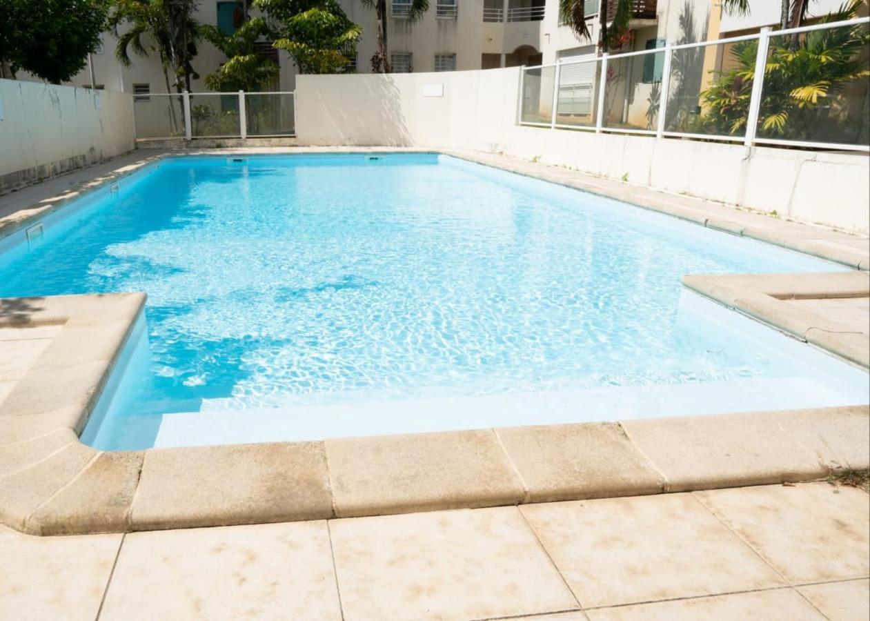 L'Ile Au Paon - Appartement T2 Avec Piscine Et Parking Les Abymes Zewnętrze zdjęcie